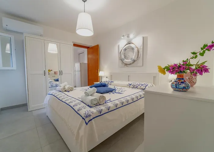 Azalea * Isola di Ustica